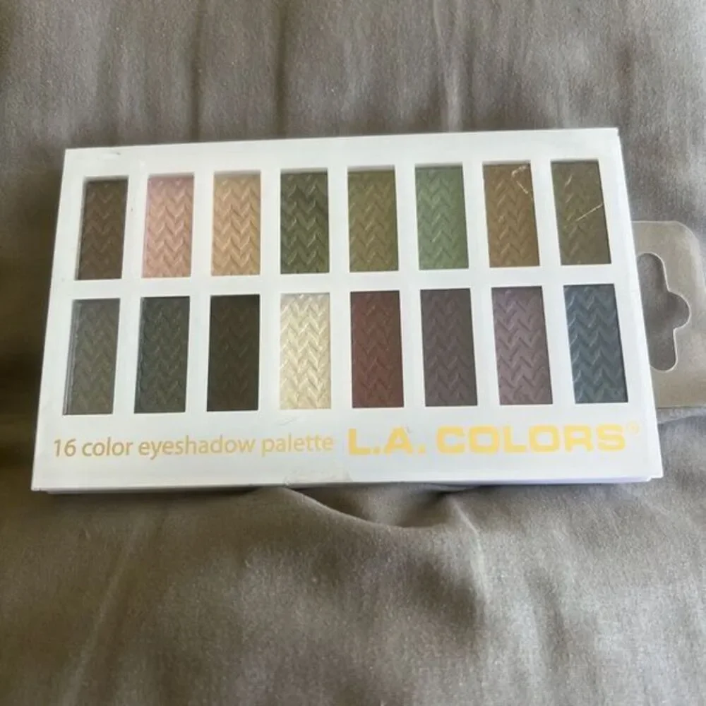 L.A. Colors New 16 Color‎ Palette.